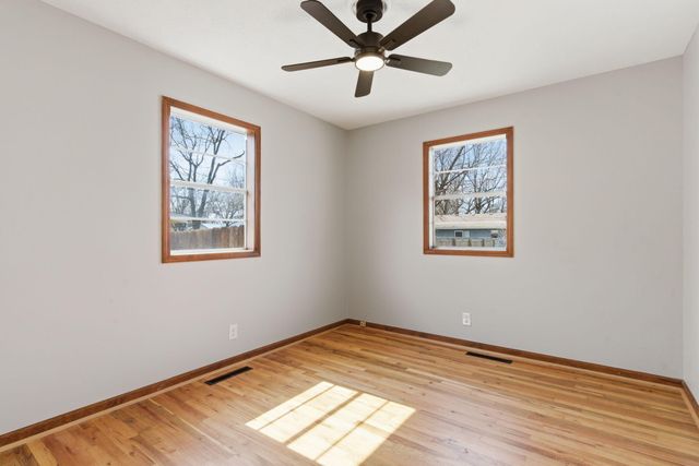 2449 S Westwood Avenue, Springfield, MO 65807