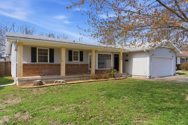 2449 S Westwood Avenue, Springfield, MO 65807