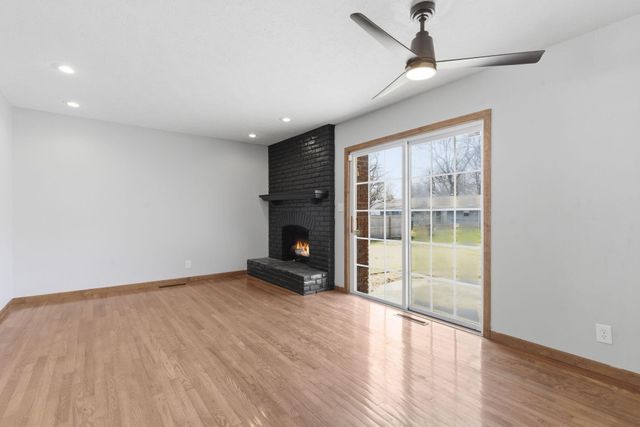 2449 S Westwood Avenue, Springfield, MO 65807