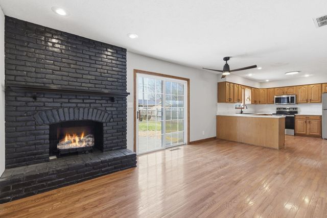 2449 S Westwood Avenue, Springfield, MO 65807