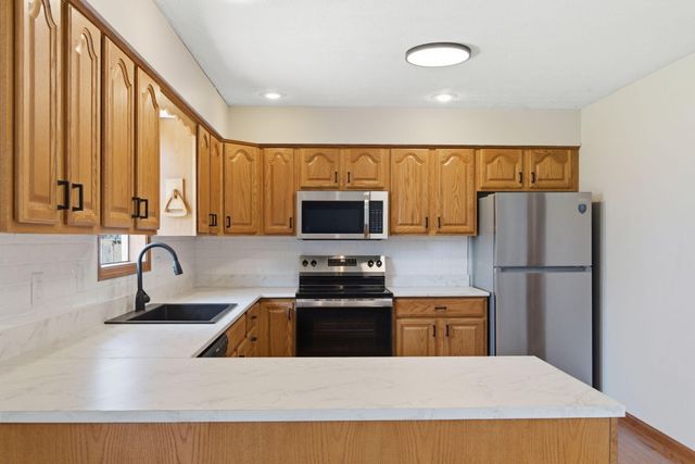 2449 S Westwood Avenue, Springfield, MO 65807