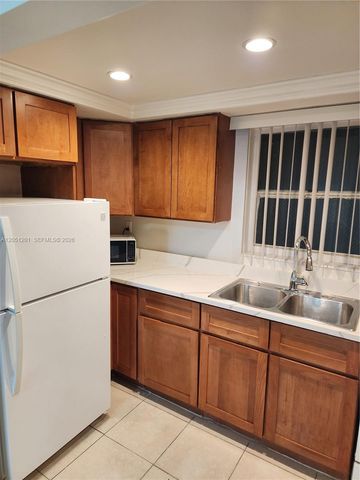 7410 SW 82nd St K110, Miami, FL 33143