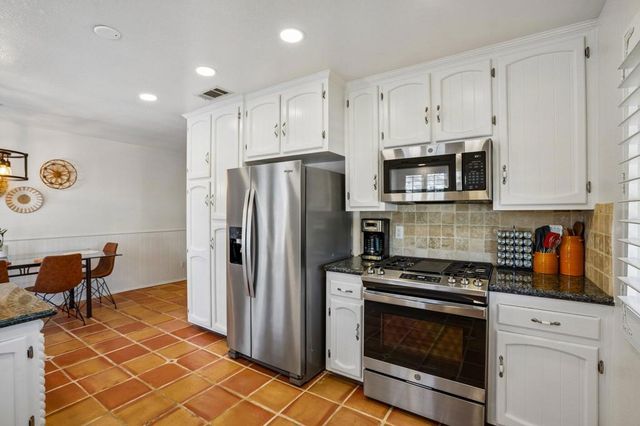 6817 Warren Vista Avenue, Yucca Valley, CA 92284