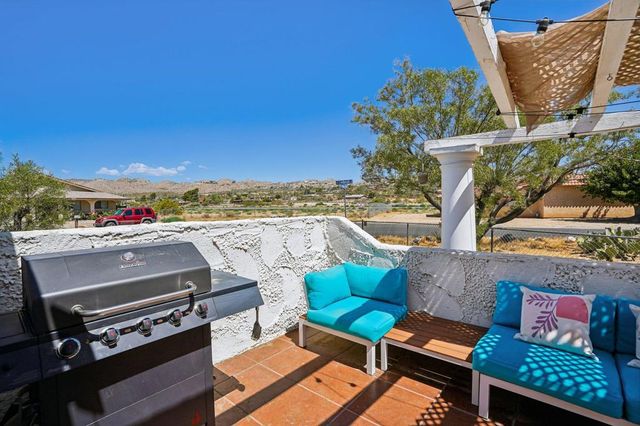 6817 Warren Vista Avenue, Yucca Valley, CA 92284