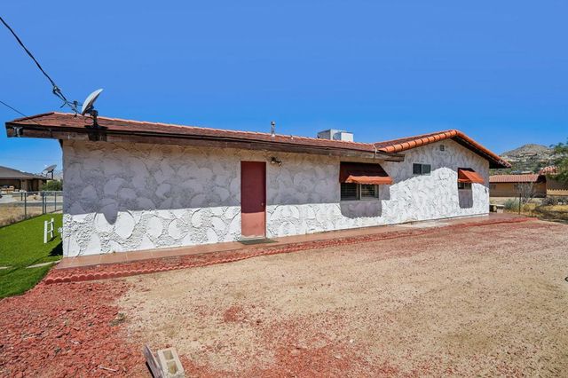 6817 Warren Vista Avenue, Yucca Valley, CA 92284