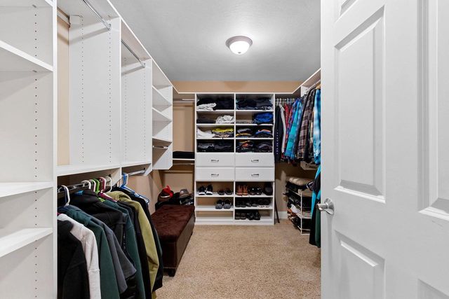 425 HILL HAVEN COURT, Little Suamico, WI 54141