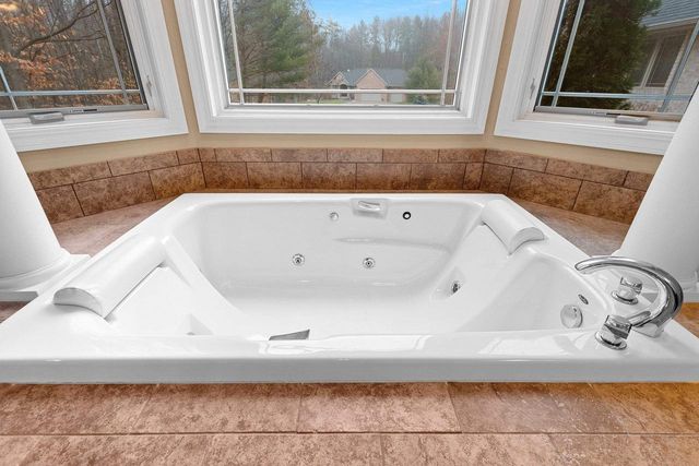 425 HILL HAVEN COURT, Little Suamico, WI 54141