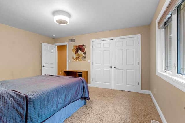 425 HILL HAVEN COURT, Little Suamico, WI 54141