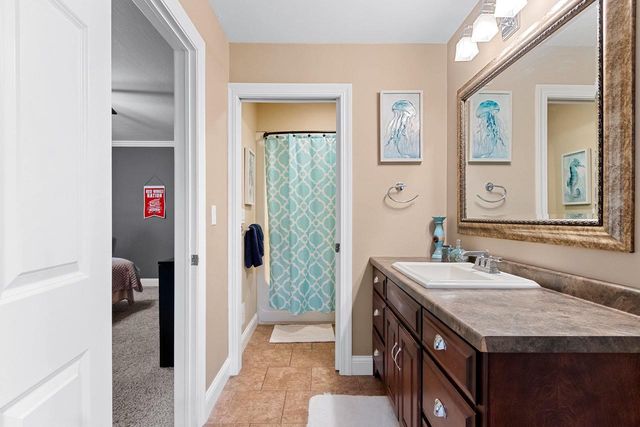 425 HILL HAVEN COURT, Little Suamico, WI 54141