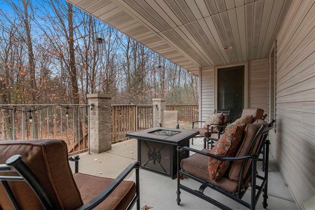 425 HILL HAVEN COURT, Little Suamico, WI 54141