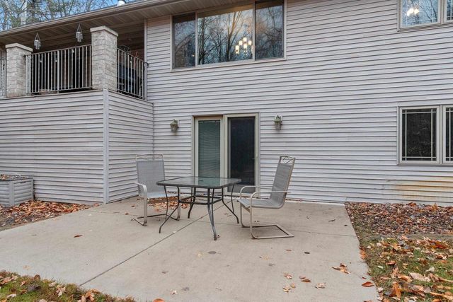 425 HILL HAVEN COURT, Little Suamico, WI 54141