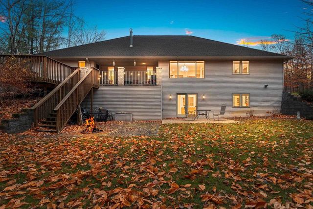 425 HILL HAVEN COURT, Little Suamico, WI 54141