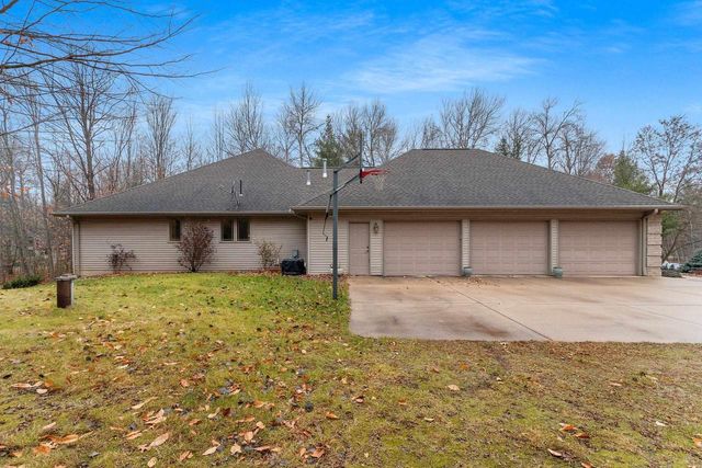 425 HILL HAVEN COURT, Little Suamico, WI 54141