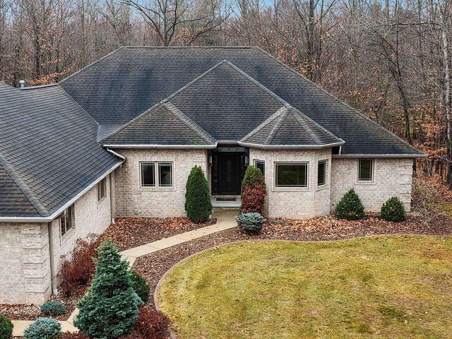 425 HILL HAVEN COURT, Little Suamico, WI 54141