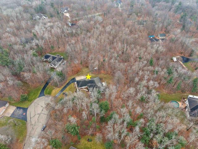425 HILL HAVEN COURT, Little Suamico, WI 54141