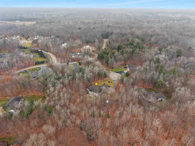 425 HILL HAVEN COURT, Little Suamico, WI 54141