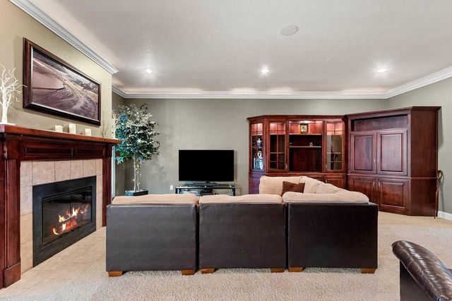 425 HILL HAVEN COURT, Little Suamico, WI 54141