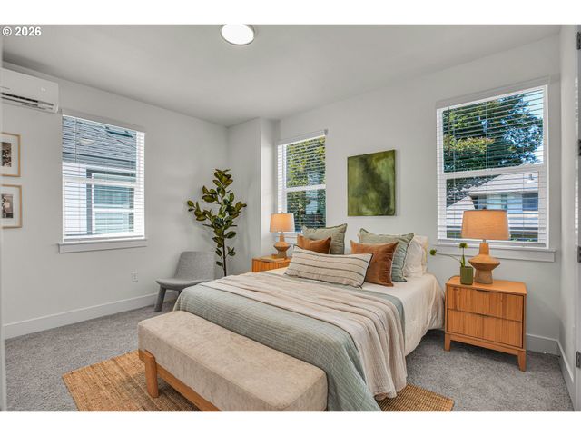 8432 E Burnside St, Portland, OR 97216
