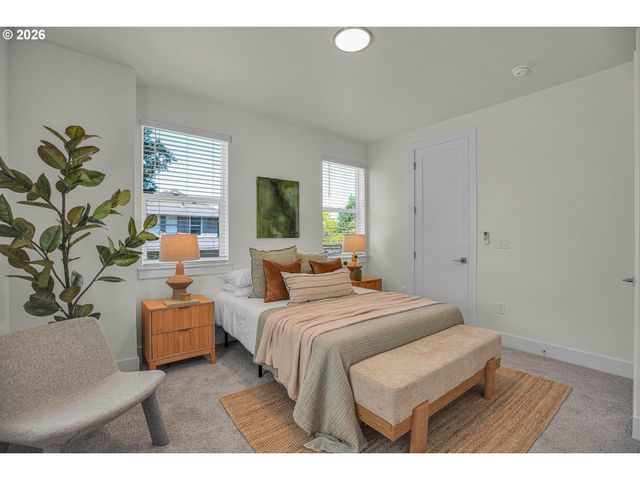 8432 E Burnside St, Portland, OR 97216