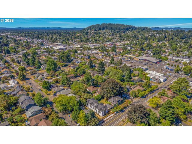 8432 E Burnside St, Portland, OR 97216