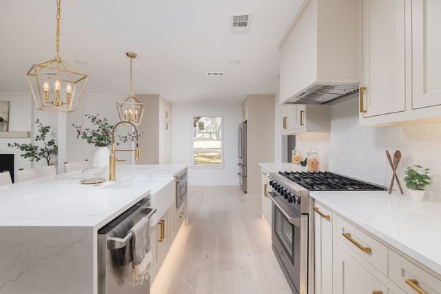 12151 Crestline Avenue, Dallas, TX 75244