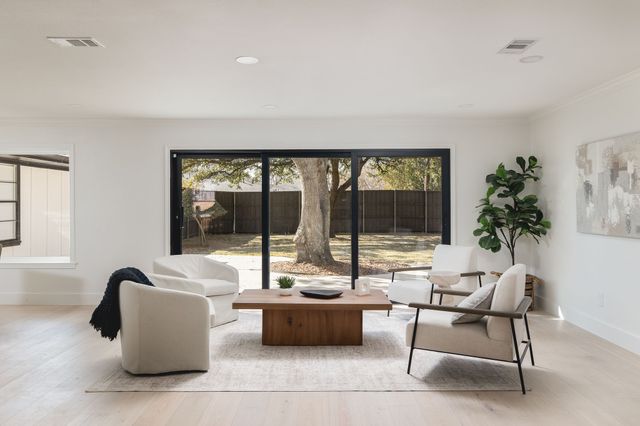 12151 Crestline Avenue, Dallas, TX 75244