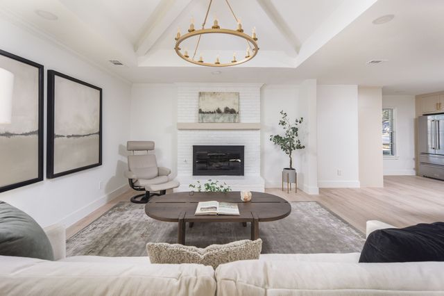 12151 Crestline Avenue, Dallas, TX 75244