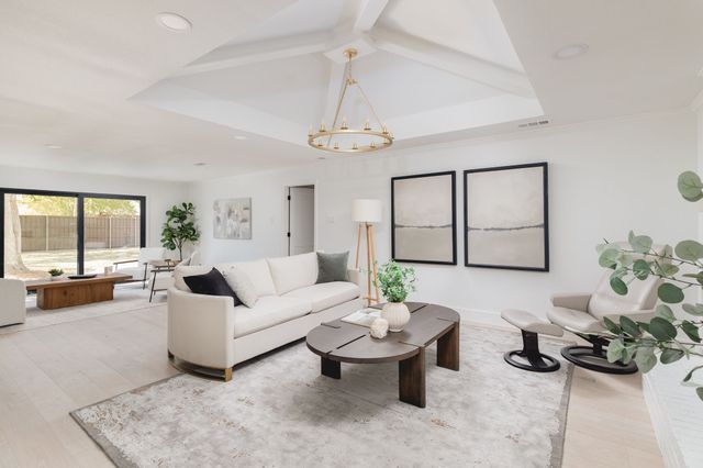 12151 Crestline Avenue, Dallas, TX 75244