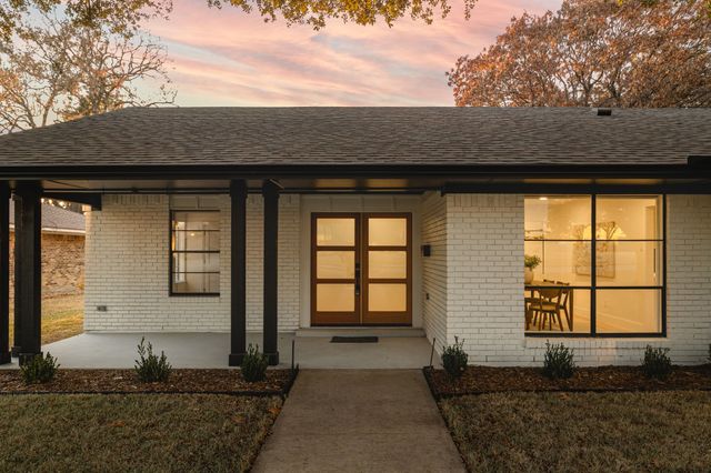 12151 Crestline Avenue, Dallas, TX 75244