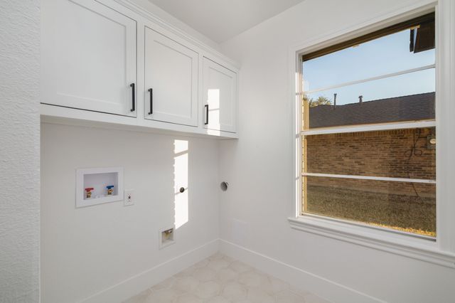 12151 Crestline Avenue, Dallas, TX 75244