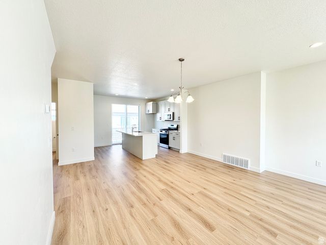 1650 N MAIN ST, Layton, UT 84041
