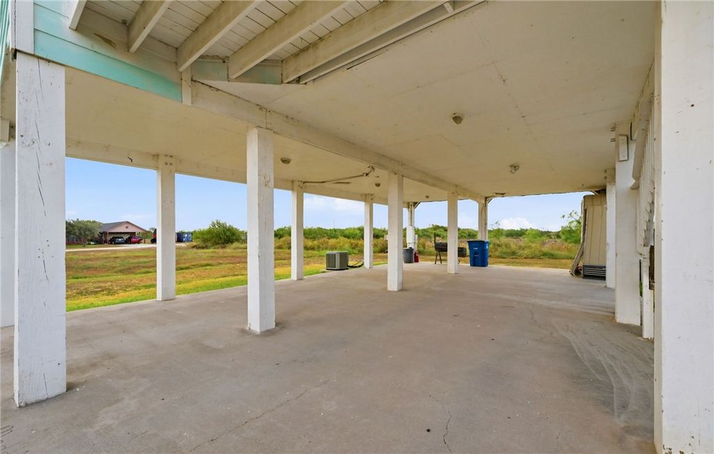219 Polk St, Gregory, TX 78359 — photo 3