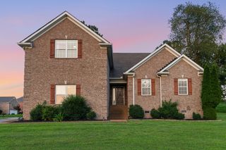 901 Hot Springs Ct, Gallatin, TN 37066