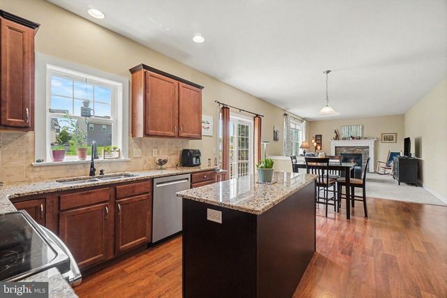 14 FINCH DR, Lebanon, PA 17042
