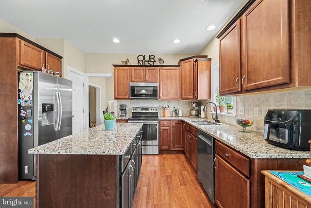 14 FINCH DR, Lebanon, PA 17042