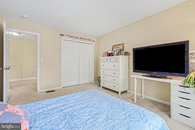 14 FINCH DR, Lebanon, PA 17042