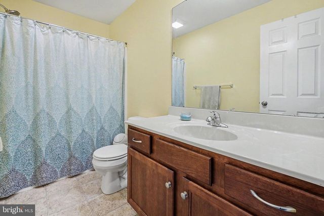 14 FINCH DR, Lebanon, PA 17042