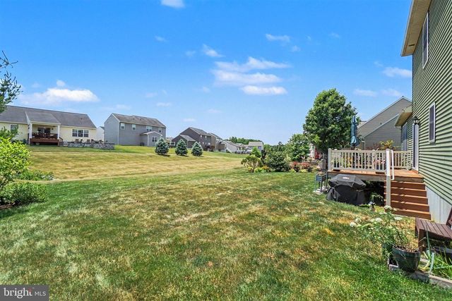 14 FINCH DR, Lebanon, PA 17042