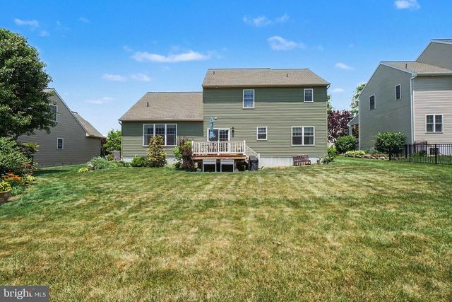 14 FINCH DR, Lebanon, PA 17042