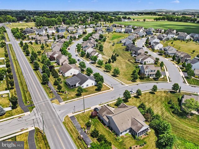14 FINCH DR, Lebanon, PA 17042