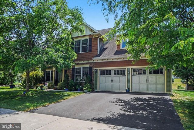 14 FINCH DR, Lebanon, PA 17042