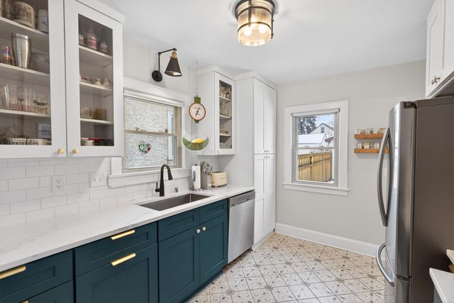 1600 Hartford Avenue, Saint Paul, MN 55116