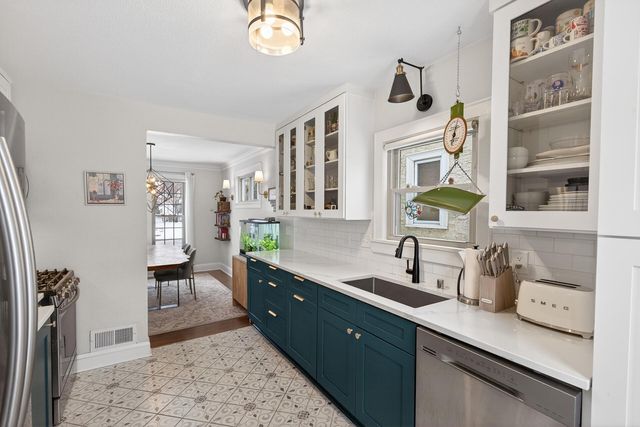 1600 Hartford Avenue, Saint Paul, MN 55116