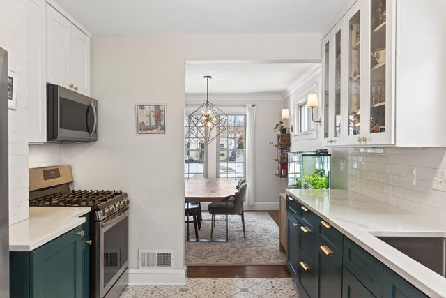 1600 Hartford Avenue, Saint Paul, MN 55116