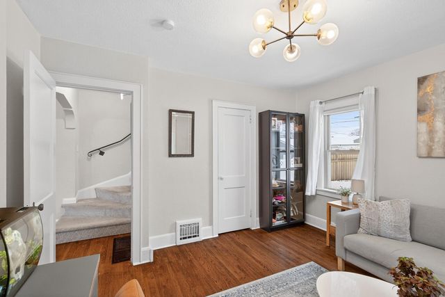 1600 Hartford Avenue, Saint Paul, MN 55116