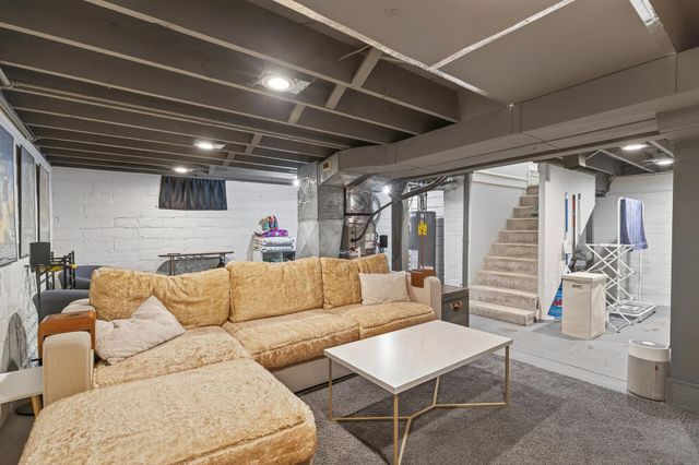 1600 Hartford Avenue, Saint Paul, MN 55116