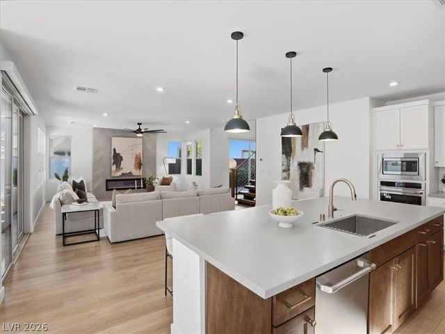9725 Starlight Ridge Avenue, Las Vegas, NV 89148