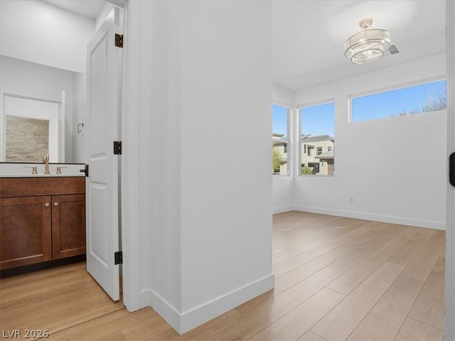 9725 Starlight Ridge Avenue, Las Vegas, NV 89148