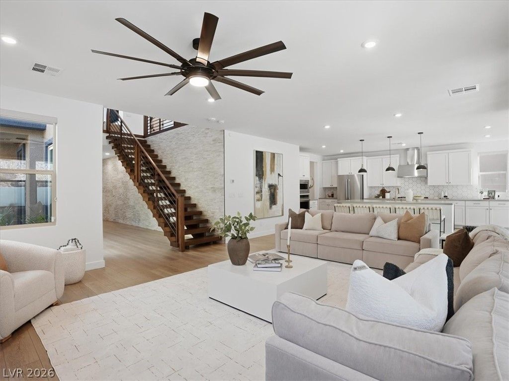 Image 11 of property listing at 9725 Starlight Ridge Avenue, Las Vegas, NV 89148