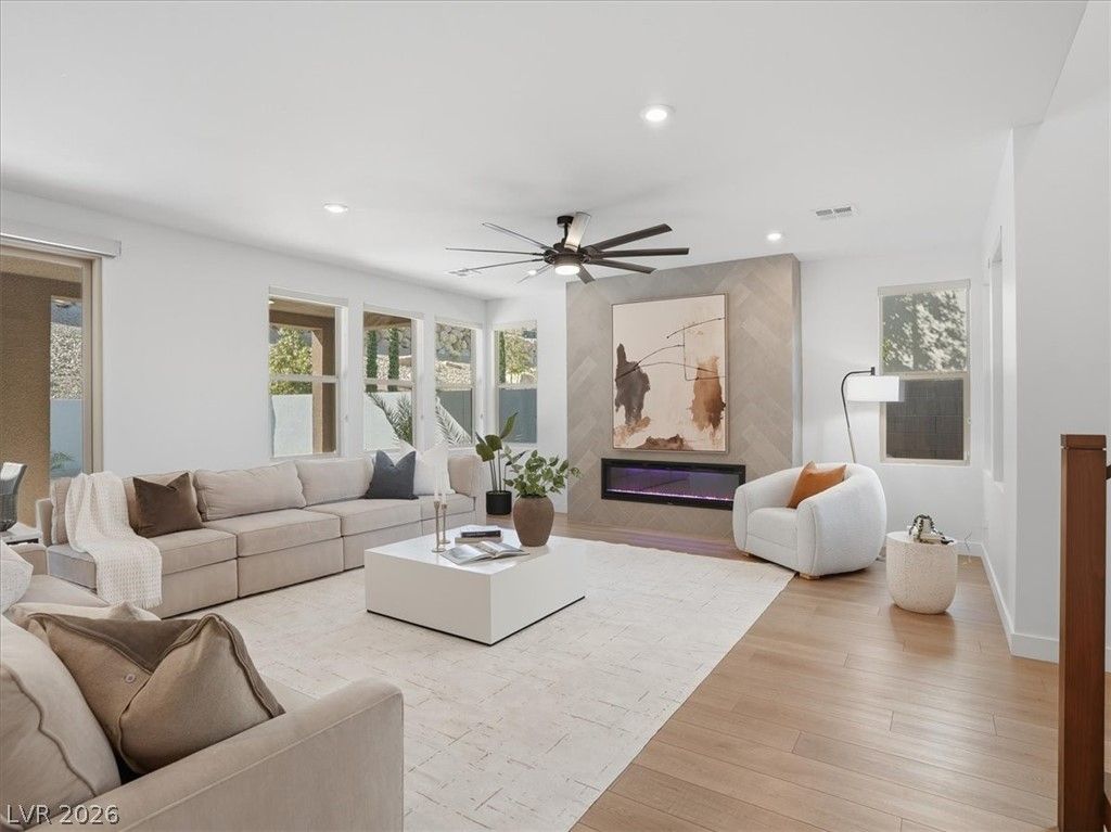 Image 14 of property listing at 9725 Starlight Ridge Avenue, Las Vegas, NV 89148